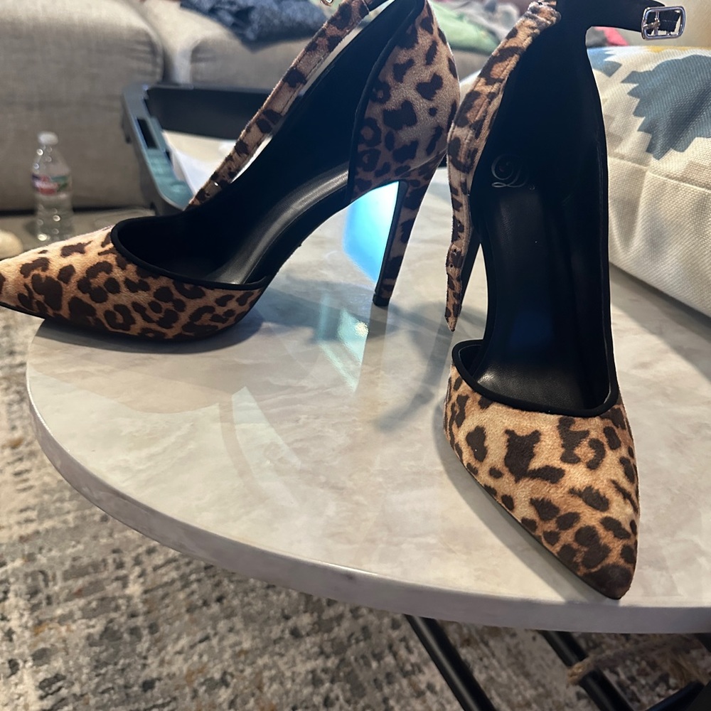 Size 9 Leopard Print Heels